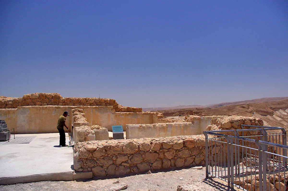 Masada - ancient fortification on top of an isolated rock plateau author: Jan Helebrant location: Masada, Israel a href=" http://www.juhele.blogspot.com " rel="noreferrer nofollow" www.juhele.blogspot.com /a license CC0