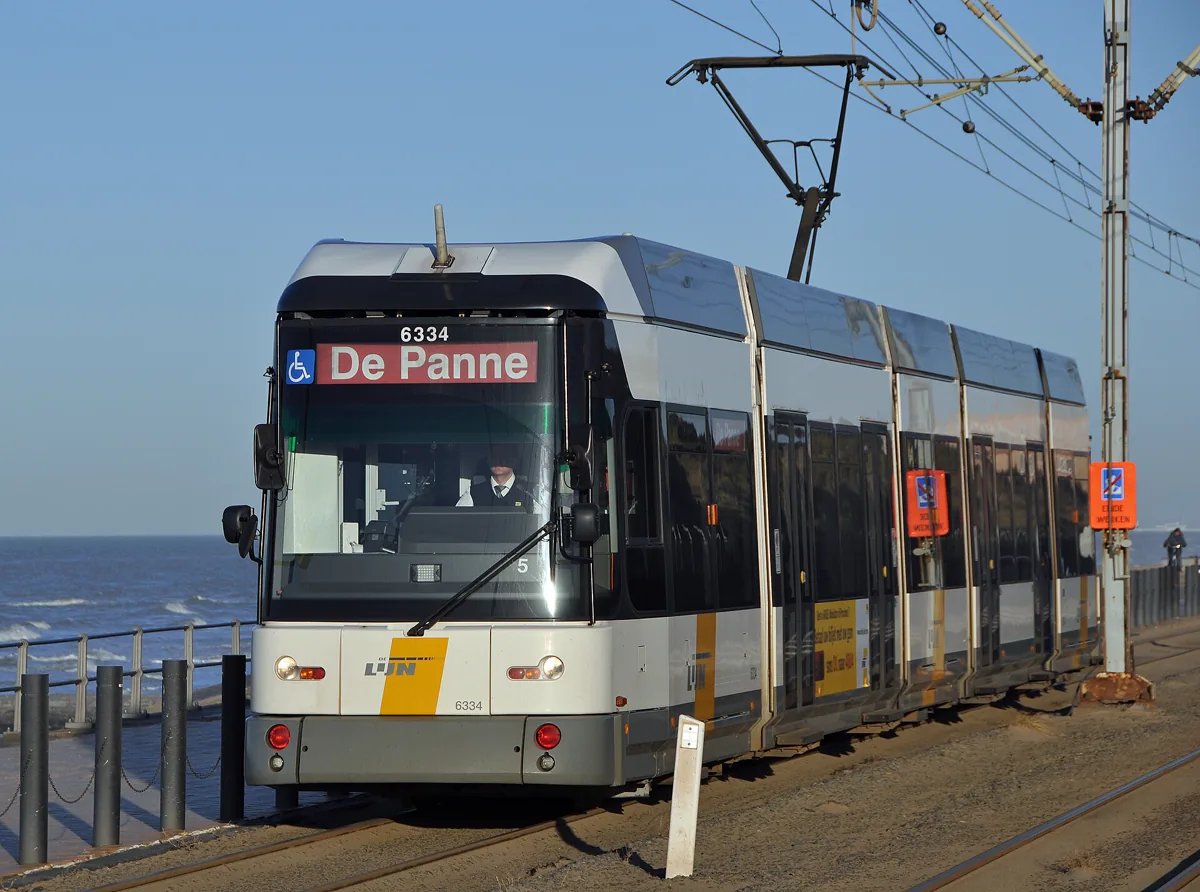 The belgian coast tram - a Siemens model MGT6-2 - at Raversijde (Ostend, Belgium), coming from Knokke and heading for De Panne
